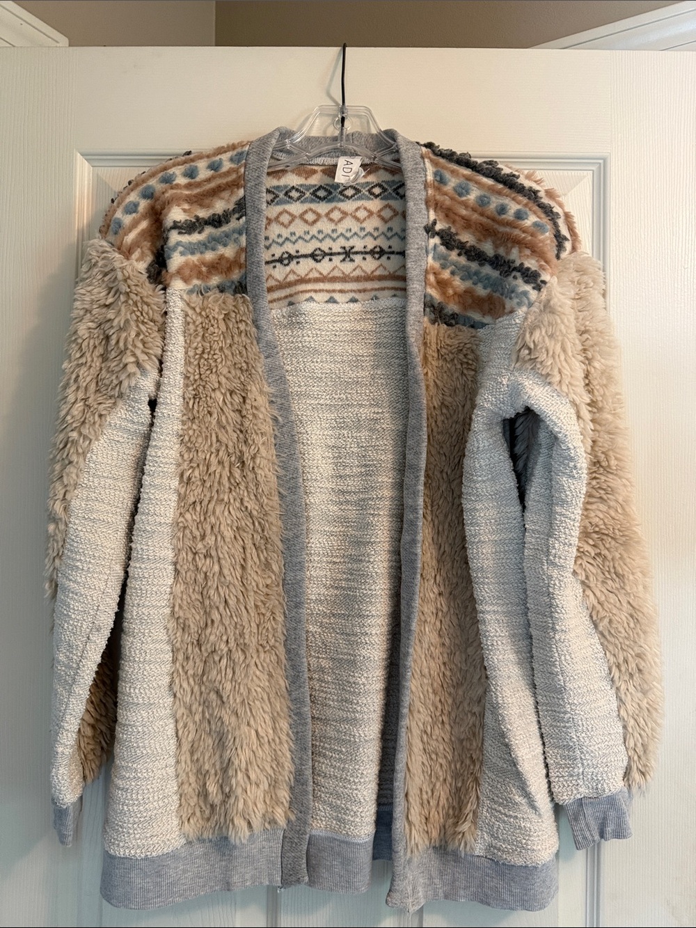 Cozy Open-Front Sherpa Cardigan with Patterned Yoke - Light Gray & Taupe